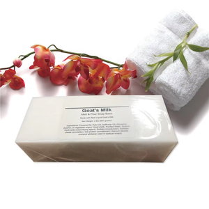 Base <span class=keywords><strong>de</strong></span> savon au <span class=keywords><strong>lait</strong></span> <span class=keywords><strong>de</strong></span> <span class=keywords><strong>chèvre</strong></span> naturelle et biologique en marque propre, 2 lb, à faire fondre et à verser - Product Image 1