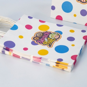 Sac en papier kraft brun avec poignées, personnalisé avec logo, recyclé, pour la vente à emporter de nourriture, les courses et l'emballage alimentaire des restaurants - Product Image 3