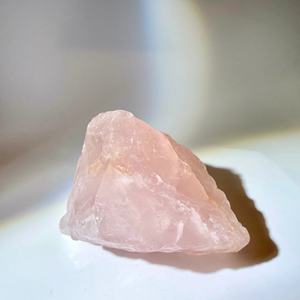 Pierres brutes de calcite rose naturelle en gros, pierres précieuses brutes pour la décoration intérieure et la fabrication de bijoux - Product Image 1