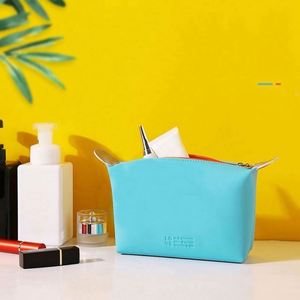 Sac de maquillage pliable portable en forme de boulette de couleur bonbon pour femme, sac de toilette cosmétique imperméable en PU mat - Product Image 2