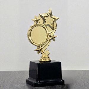Fabricante de Trofeos de Plástico Premium para Escuelas, Clubes Deportivos y Programas de Premios Corporativos con Servicio OEM. - Product Image 1