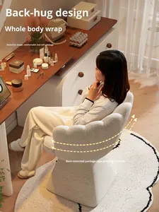 Taburete de <span class=keywords><strong>Maquillaje</strong></span> Giratorio de Madera Estilo Francés de Lujo Ligero con Textura Antideslizante y Respaldo Beige para Tocador de Dormitorio - Product Image 4