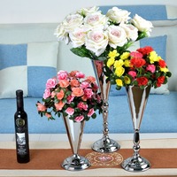 Support floral de mariage moderne de luxe en métal doré pour fleurs séchées avec vases trompette pour la décoration des anneaux de serviette