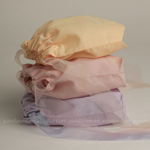 PandaSew Sac en coton léger et durable avec logo personnalisé, pochette de rangement anti-poussière en coton à cordon de serrage avec garniture en organza, tendance - Product Image 5