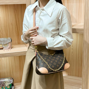 Bolso Bandolera Grande de Diseño de Moda para Mujer de Lujo con Cierre de Botón, Logotipo Personalizado y Monedero - Product Image 3