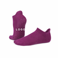 Chaussettes de yoga antidérapantes pour femmes, avec grip en silicone sur toute la semelle, logo personnalisé OEM, chaussettes de Pilates à la cheville, vente en gros