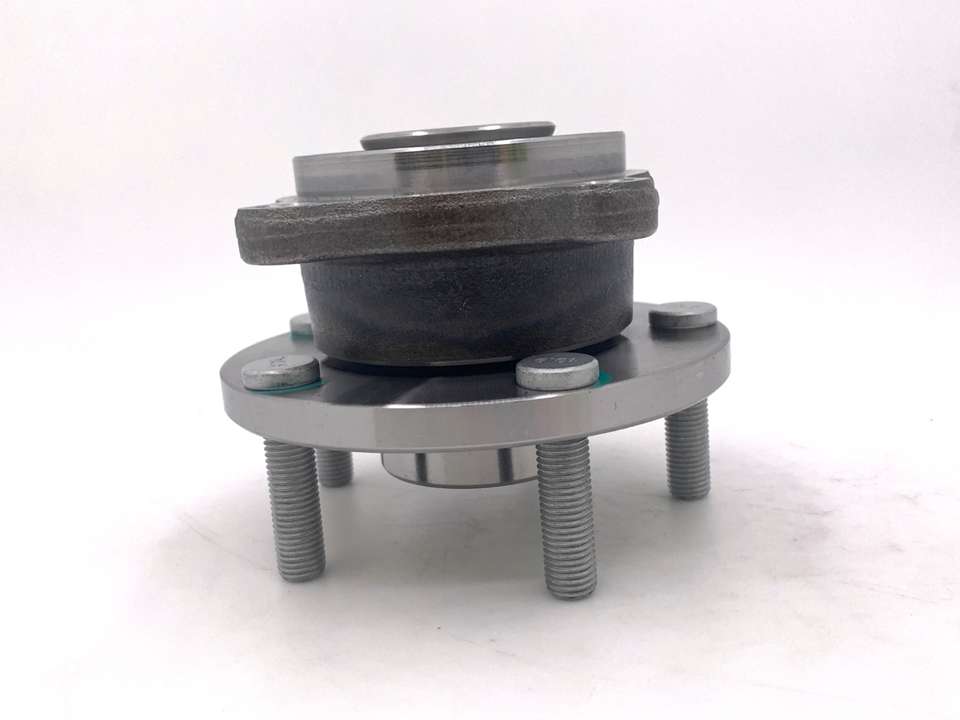 24566101 Rear Wheel Hub Bearings Automotive Bearing Assembly Suitable for Baojun 730 Front Wheels Bearing Parts Image 3