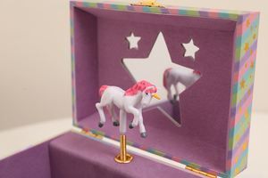 Boîte à bijoux en bois personnalisée en gros, mignonne, boîte musicale licorne, boîte de rangement pour bijoux avec boucle, cadeau pour filles et bébés - Product Image 5