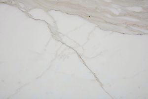 หินอ่อน Calacatta Betogli <span class=keywords><strong>Extra</strong></span> สีขาวทองธรรมชาติ สำหรับห้องน้ำ เคาน์เตอร์ครัว เคาน์เตอร์แบบเกาะ ผนังตกแต่ง ขัดเงา - Product Image 4