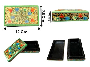 Caja de papel maché ecológica hecha a mano, pintada a mano con motivos florales, para guardar joyas y decorar el hogar, disponible para la venta. - Product Image 5