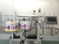 Etiquetadora Automática SKILT con Servomotor Eléctrico, para Etiquetas Adhesivas de Una o Dos Caras, para Envases Cuadrados, Vidrio, Papel y Metal