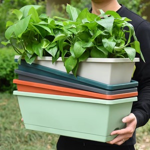 <span class=keywords><strong>Balcone</strong></span> giardino vaso per <span class=keywords><strong>piante</strong></span> <span class=keywords><strong>da</strong></span> <span class=keywords><strong>fiori</strong></span> scatola per finestre in resina fioriere per finestre rettangolari verdure contenitore per la coltivazione di <span class=keywords><strong>fiori</strong></span>