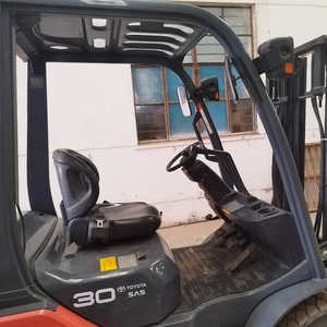 Toyota 30 Forklift Electric Lift Truck <b>Red</b> And Black Industrial <b>Material</b> Handling Equipment - Product Image 3