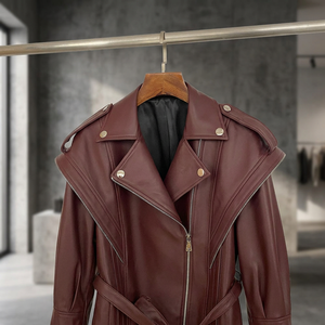 Blouson Moto en Cuir Véritable pour Femme, Rouge Bordeaux, Col Rabattu, Fermeture Éclair, Coupe-Vent, Vente en Gros, Fournisseur Personnalisé de LOGO - Product Image 4