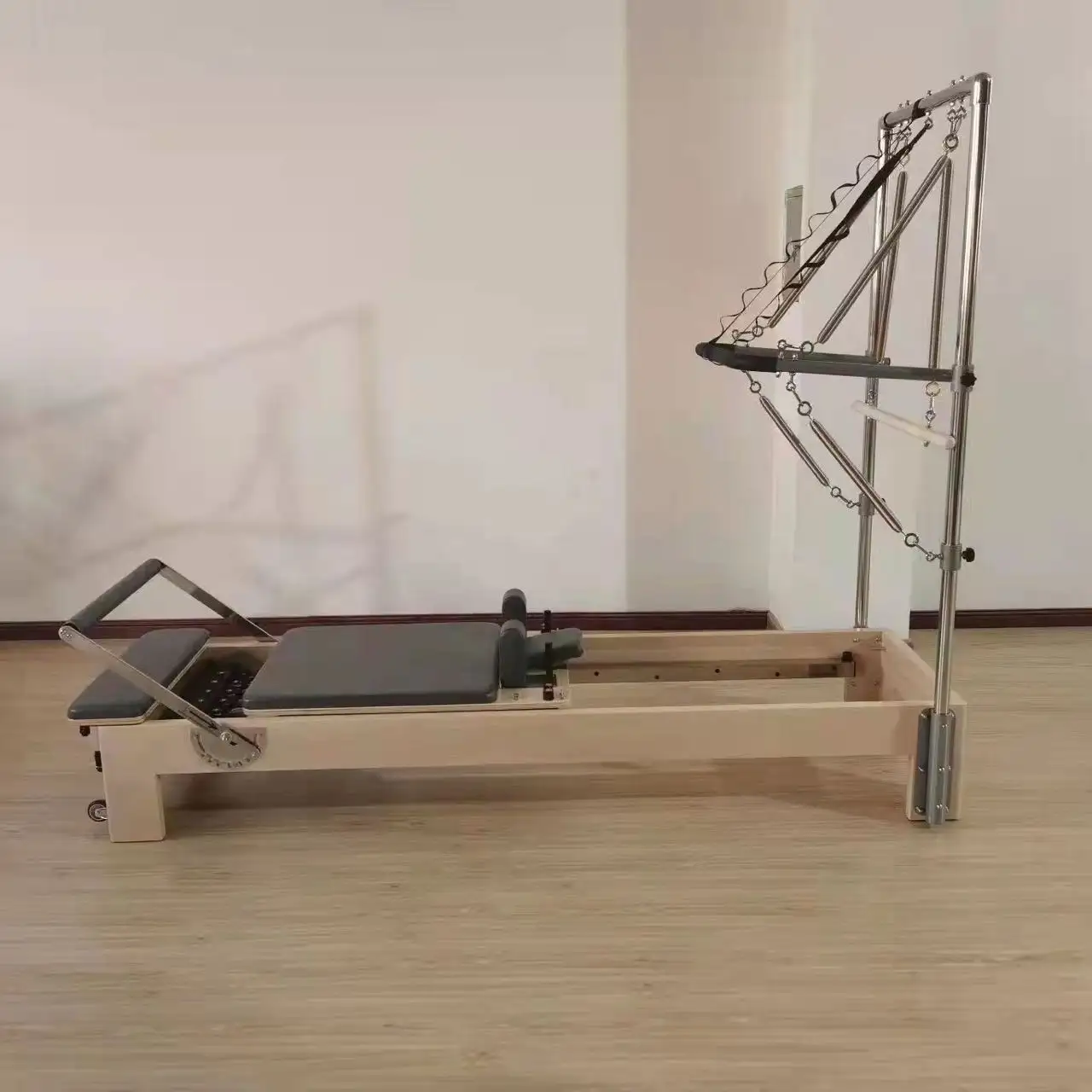 High Quality Pilates Beech Reformer Half Tower Fitness Exercise Pilates Reformer With Trapeze