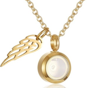 Collar con Urna de Cremación de Cristal Redonda, Colgante con Patrón de Alas de Ángel para Cenizas, Joyería Conmemorativa, Logotipo Personalizado - Product Image 1