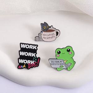 Broche de revers en alliage de zinc en gros, motif grenouille exécutant des tâches bizarres, badge amusant, café, pour bijoux, cadeau, nickel noir plaqué UV - Product Image 4