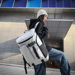 Sac à dos de sport pour homme McGill gris 20L résistant à l'eau pour voyage en plein air et raquettes - Product Image 2
