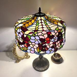 Lámpara de Mesa LED AC LongHuiJing de 16 Pulgadas con Pantalla de Vidrio de Estilo Wisteria, Diseño de Rosa y Pájaro, Ecológica, Flexible y Ajustable, para el Hogar - Product Image 5