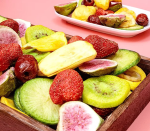 Fruits séchés et lyophilisés fourrés au figo, kiwi, pêche, fraise, en sachet, collation dure, certifiée Halal, usine OEM, marque privée, logo personnalisé bienvenu - Product Image 2