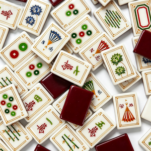 Jeu de tuiles de mahjong américain personnalisé en acrylique gravé rouge et bleu, tapis de jeu de mahjong sur mesure, jeu de table, divertissement et jeux d'argent - Product Image 1