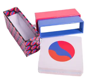 Fabricación Personalizar proveedor de juegos de cartas precio más barato naipes con caja de pliegues para la diversión