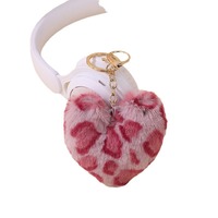 Porte-clés en fausse fourrure en forme de cœur, porte-clés pompon multicolore, accessoire de sac moelleux pour femmes