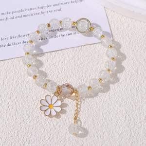 Pulsera de aleación con perlas y diseño de margarita de dibujos animados, con esmalte de colores, estilo fresco y dulce, para estudiantes y como regalo para novias en aniversarios - Product Image 5