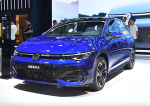 <span class=keywords><strong>Nuova</strong></span> <span class=keywords><strong>Auto</strong></span> a Benzina <span class=keywords><strong>Golf</strong></span> 1.5T 160 CV L4 2026 in Vendita - Product Image 3