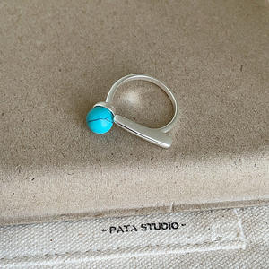 Bague Rétro Luxe Léger pour Femme, Design de Niche, Tendance Mode Unique et Élégante - Product Image 5