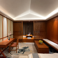 Ensemble de lit double de style japonais pour hôtel, écran mural en bois à treillis, banc rembourré, mobilier de chambre d'hôtesse de style Zen, FF&E
