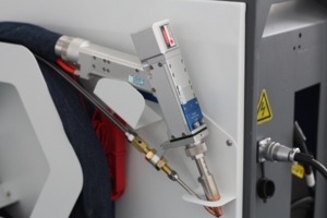 Máquina de Soldadura de Fibra Óptica Refrigerada por Aire de 2000W, Alta Estabilidad, Funcionamiento Continuo, Cable de 10M, LÁSER - Product Image 2