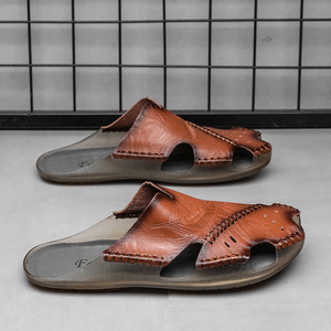 Sandalias de Verano para Hombre, Pantuflas de Cuero Genuino, Punta Cerrada, Estilo <span class=keywords><strong>Playa</strong></span>, Diseño Repujado, Pantuflas de Exterior para Hombre 1869 - Product Image 1