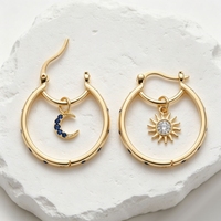 Sonnenförmige Halbmond-Ohrringe mit Diamantdesigns, vielseitig und hochwertig, geeignet für alle Anlässe.