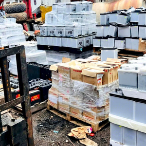 Suministramos el Mejor Chatarra de Placas de Baterías de Plomo para Reciclaje CPW345AS, Material de Reciclaje de Baterías con 1% de Contenido de Pb - Product Image 1