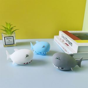 ของเล่นบีบรูปฉลามอ้วน 6.5 ซม. ยอดนิยม ขายส่ง ทำจาก TPR บีบคลายเครียด ของขวัญสำหรับเด็กและผู้ใหญ่ บรรเทาความเครียด - Product Image 3