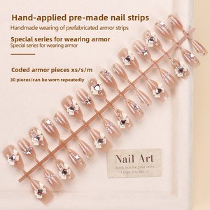 Meilleures ventes : <span class=keywords><strong>Faux</strong></span> <span class=keywords><strong>ongles</strong></span> portables faits main, design nœud en forme de cœur, chaîne perlée, lot de 30 pièces, prêts à poser - Product Image 2