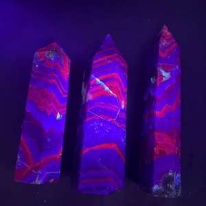 Torre de Fluorita Rosa Negra Fluorescente de Alta Calidad al por Mayor, Varita de Cristal Reactiva a los Rayos UV para Decoración del Hogar y Adorno - Product Image 1