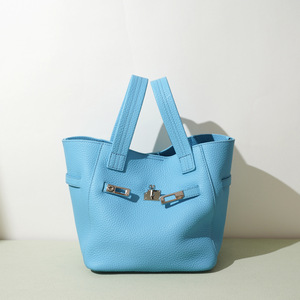 2026 Early Spring New Candy Color Genuine Leather Women's Classic Fashion High-end Niche Crossbody <b>Handbag</b> Three Polyester - Product Image 2