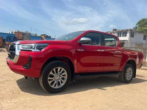 Nueva camioneta Toyota Hilux 2.8L 4x4 de doble cabina, diésel, gasolina, lista para la exportación - Product Image 3