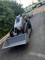 Mini-chargeuse compacte sur chenilles V1000 à prix de gros, 500 kg - 650 kg, EPA EURO5, capacité de montée de 25 degrés pour déneigement et entrepôt