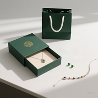 Scatola Regalo Personalizzata Verde con Coperchio Magnetico e Inserto per Gioielli, per Collane e Orologi