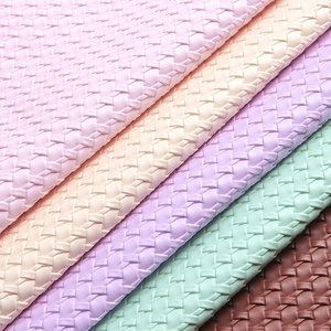 Roll Kulit Sintetis PVC Tekstur Anyaman Keranjang Interlaced 0.8MM untuk Tas, Tas Tangan, Sepatu, dan Pelapis - Product Image 4