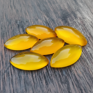 AAA + Calidad Suelta Amarillo para Mango Calcedonia Cabujón Piedras preciosas Forma de pera natural Parte posterior plana Tamaños calibrados 8mm 9mm 14mm - Product Image 1