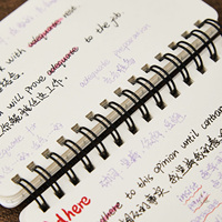 Carnet miniature rétro à spirales de style cassette avec options de logo personnalisé, couleur, taille et reliure, option boîte cadeau pour usage promotionnel