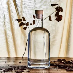 Garrafa de cristal com novo design mais vendido, garrafa de vidro personalizada para licor, vodka, gin, uísque e tequila, 750ml com rolha de borracha