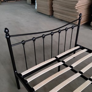 Offre Spéciale – Cadre de <span class=keywords><strong>Lit</strong></span> Double Queen en Acier et Bois Massif SSS Furniture avec <span class=keywords><strong>Rangement</strong></span> 140x160cm Blanc Noir Design Moderne Vente en Gros Usine - Product Image 4