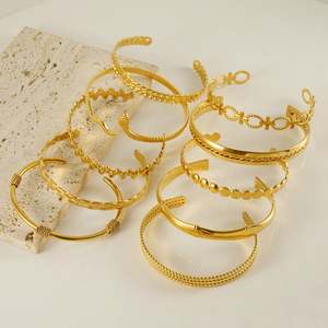 Bracelet de poignet en or tendance pour femmes et filles, manchette ouverte, ensemble de bracelets en or 18 carats, bracelet tennis plaqué or le plus vendu et très apprécié - Product Image 1