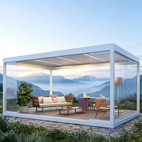 Pavillon extérieur motorisé intelligent en aluminium avec toit à persiennes en verre automatisé pour balcon, observation du coucher de soleil sur le sommet de la colline