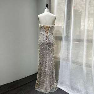 Abito da Sera a Sirena da Sposa 2024 Stile Dubai Bianco e Nudo Elegante con Perle e Spalline Sottili - Product Image 6